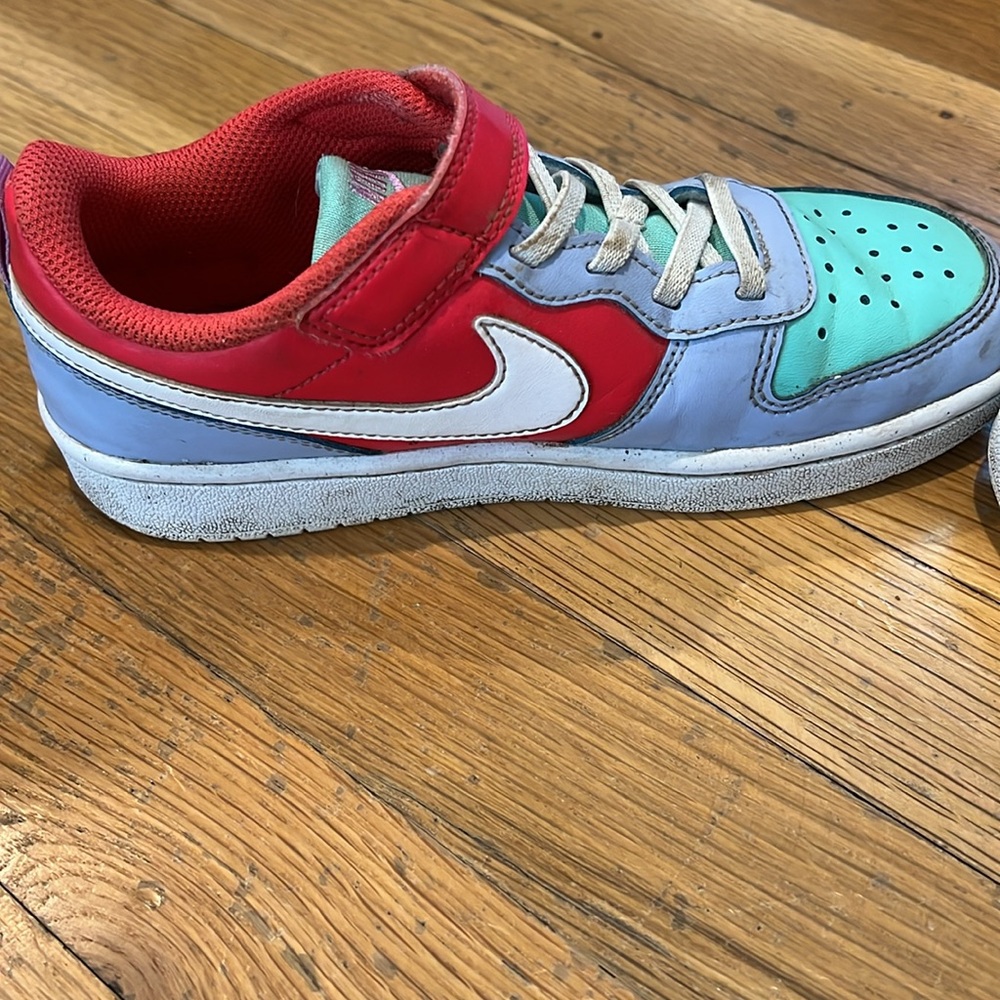Nike Kids' Red and Light Blue Sneakers - Picture 7 of 8